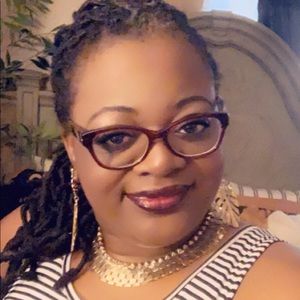 Meet your Posher, Angie